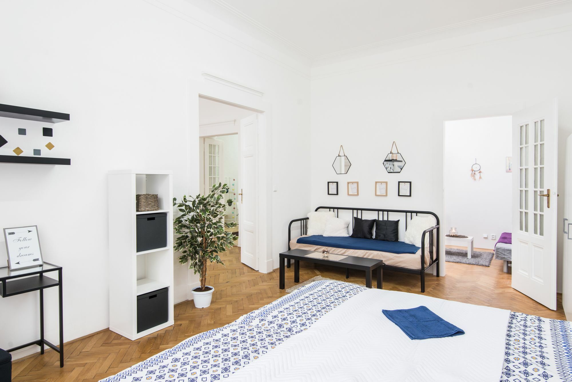 Narodni Apartment *